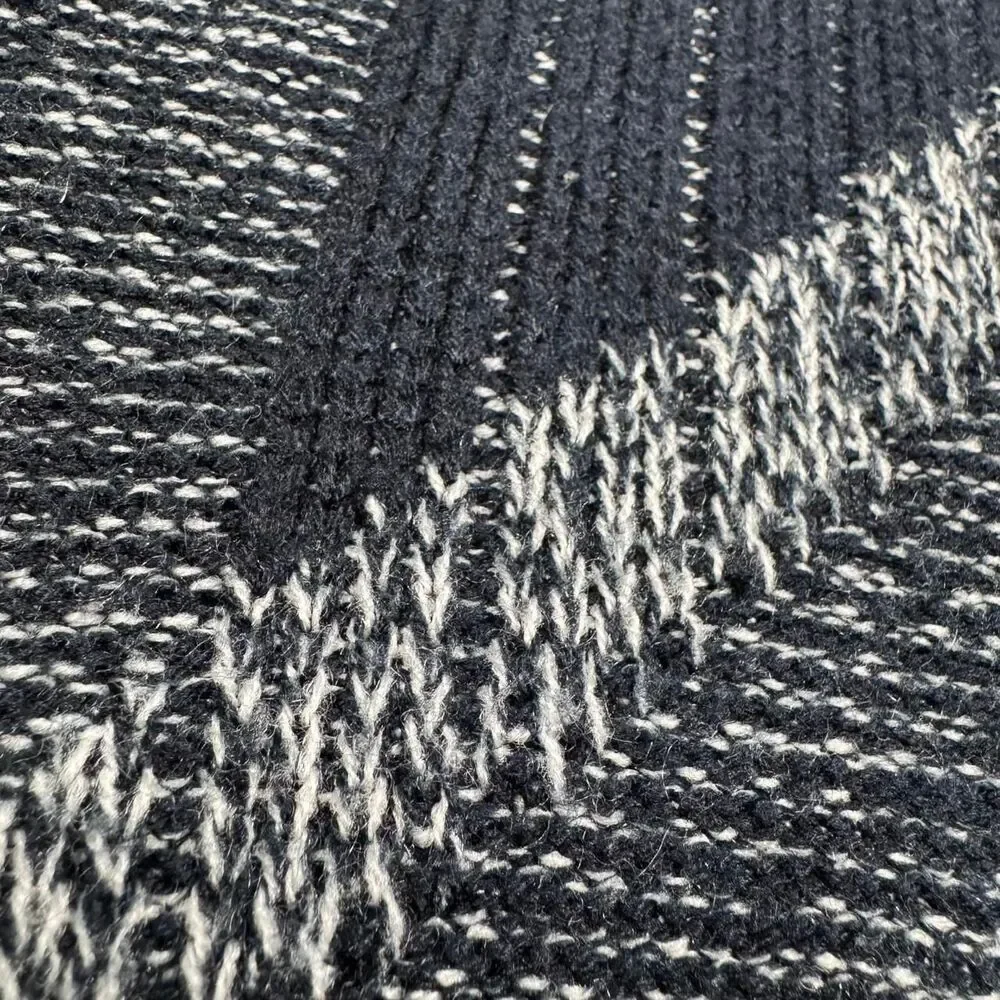 Unbranded Men's Grey and Black Jumper